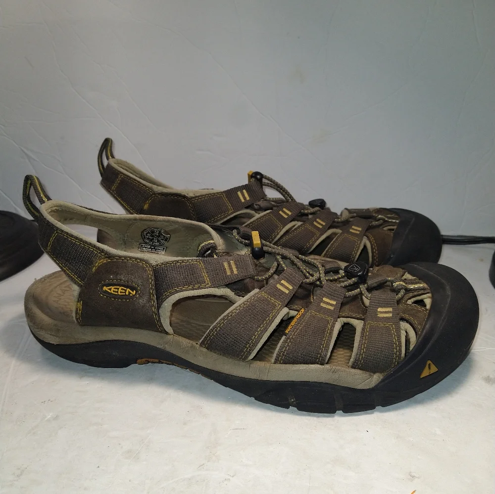 Keen Newport H2 Brown Drawstring Hiking Sandals Men's sz 13